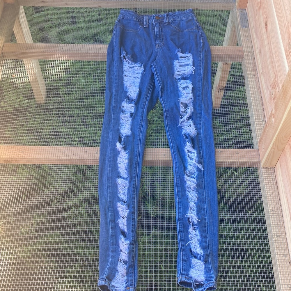 4601 Super High Waisted Distressed Skinny Jeans